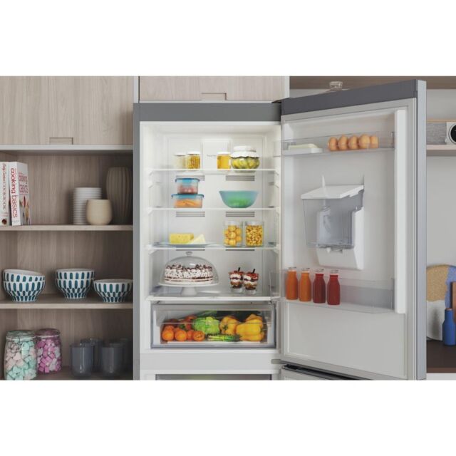 Indesit INFC850TI1SAQUA1 Freestanding Fridge Freezer - Silver