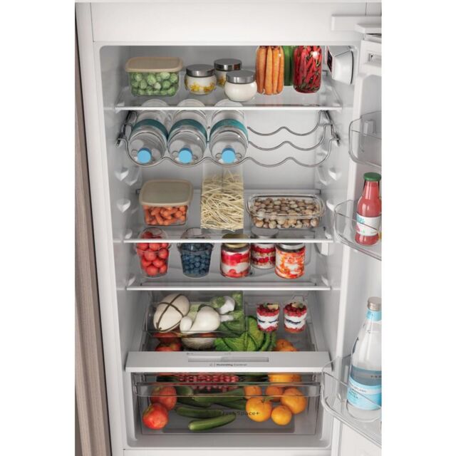Indesit INC18D011B1 Built-In Fridge Freezer