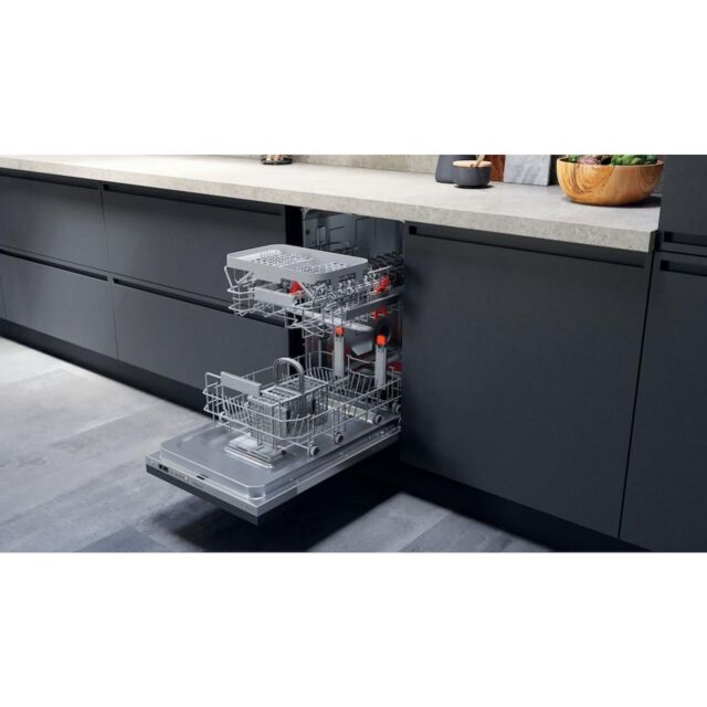 Hotpoint HSIO 3T223 WCE UK N Integrated Slimline Dishwasher - Silver