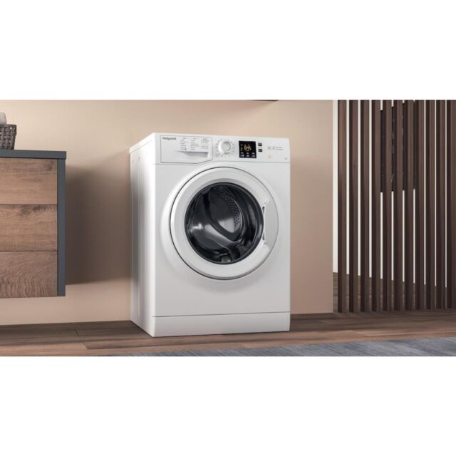 Hotpoint freestanding front loading washing machine: 7kg