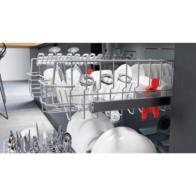 Hotpoint HBC 2B19 UK N Semi-Integrated Dishwasher
