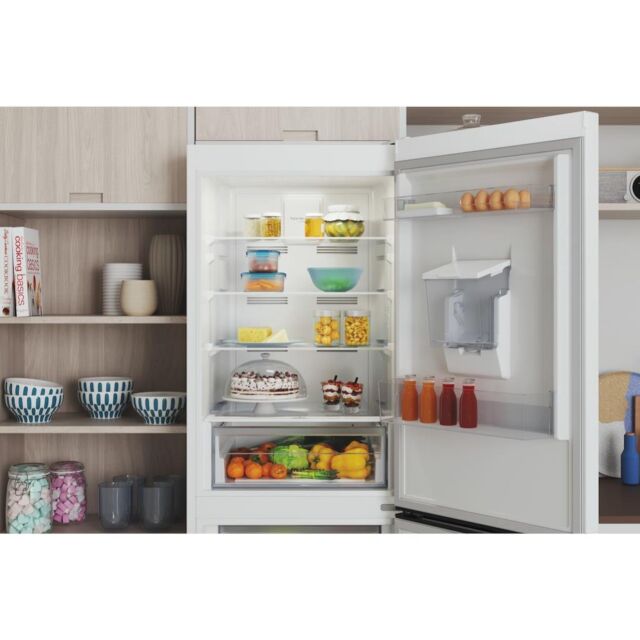 Indesit INFC850TI1WAQUA1 Freestanding Fridge Freezer - White
