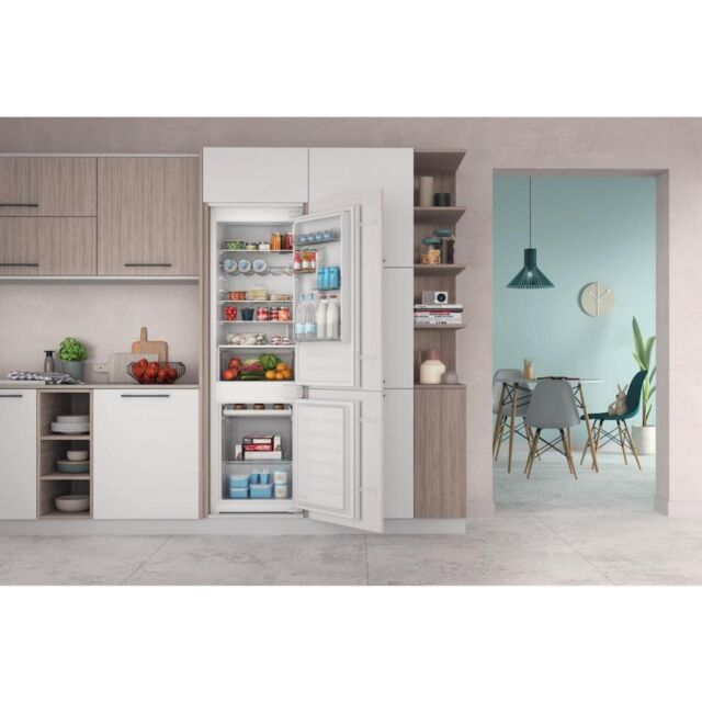 Indesit INC18D011B1 Built-In Fridge Freezer