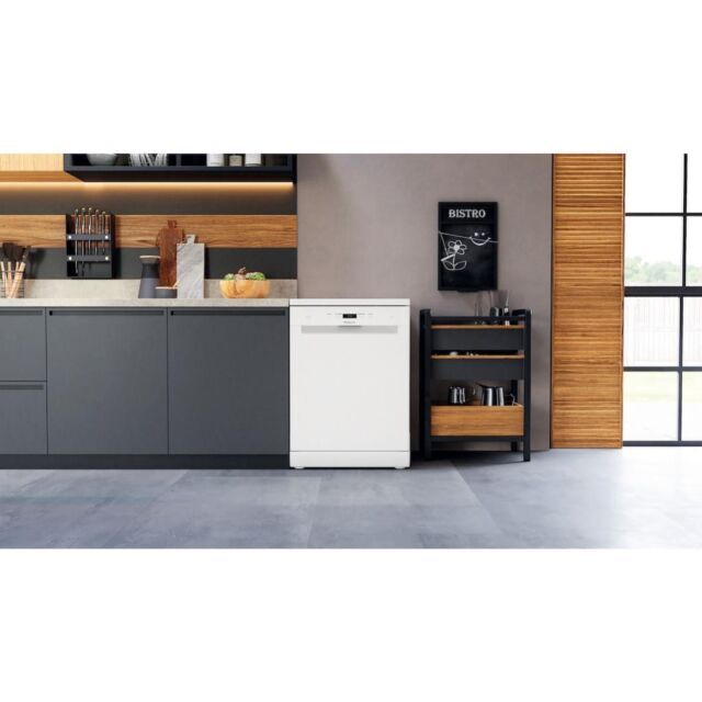 Hotpoint HFC 3C26 W C UK Dishwasher - White