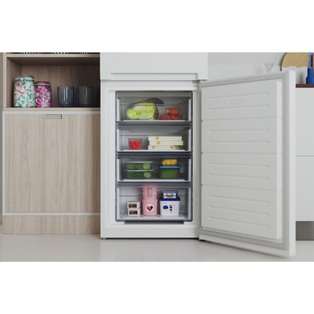 Indesit INFC850TI1W1 Freestanding Fridge Freezer - White