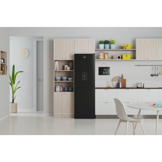Indesit INFC850TI1KAQUA1 Freestanding Fridge Freezer - Black