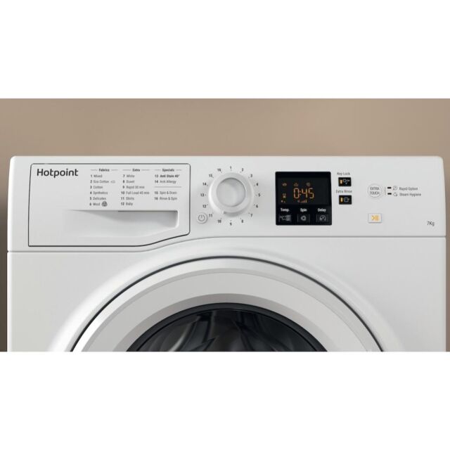 Hotpoint freestanding front loading washing machine: 7kg