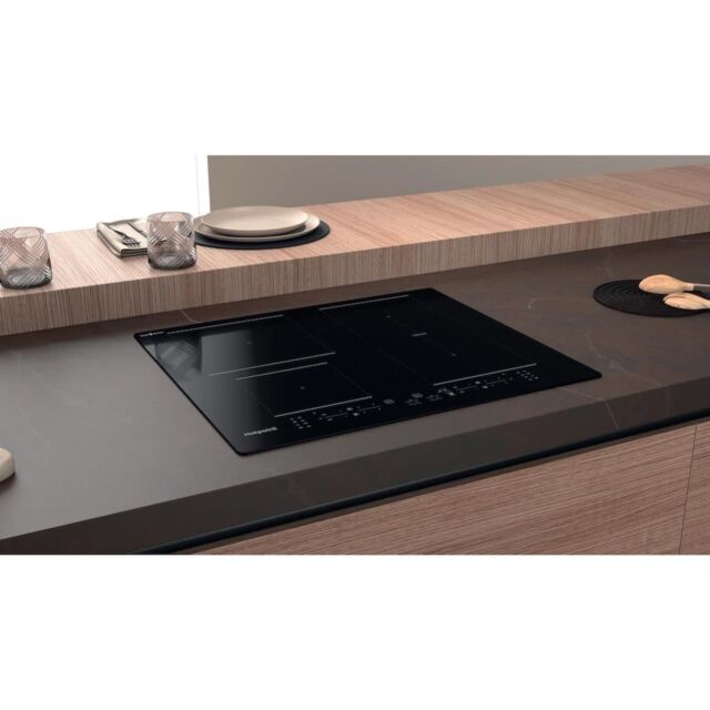 Hotpoint TB 2460B CPNE CleanProtect 60cm Induction Hob