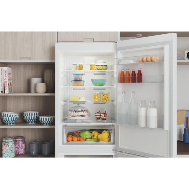 Indesit INFC850TI1W1 Freestanding Fridge Freezer - White