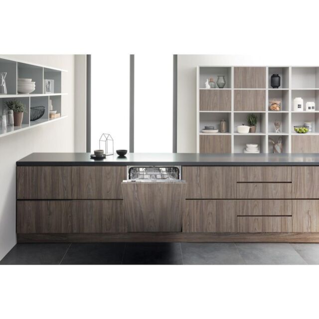 Hotpoint HIC 3C33 CWE UK Integrated Dishwasher