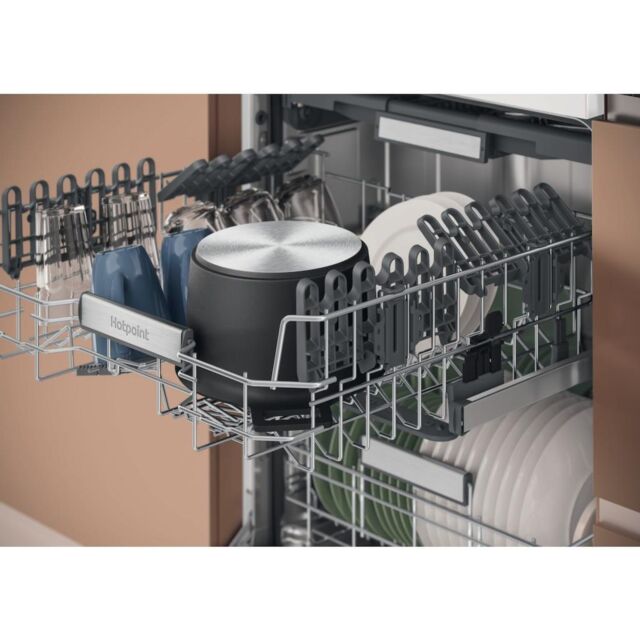 Hotpoint H7F HS41 UK Maxi Space Freestanding 15 Place Settings Dishwasher