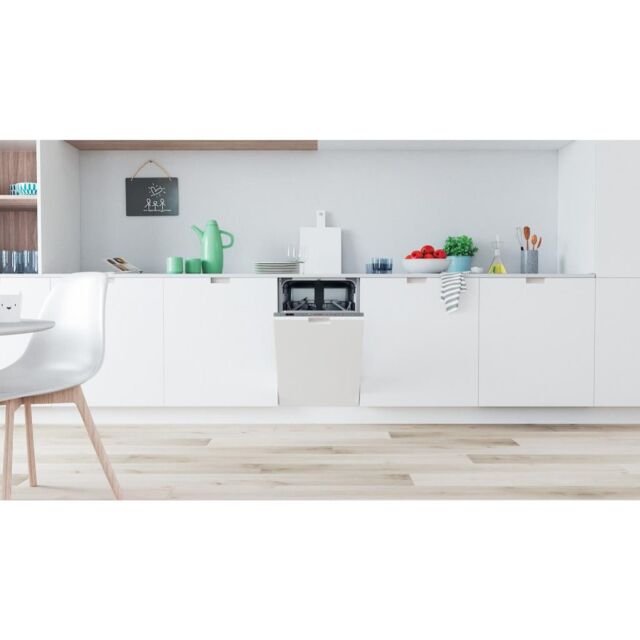 Indesit DSIO 3T224 E Z UK N Integrated Slimline 45cm Dishwasher