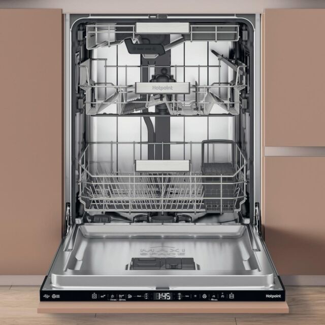 Hotpoint Hydroforce H8I HT59 LS UK Built-in 14 Place Setting Dishwasher