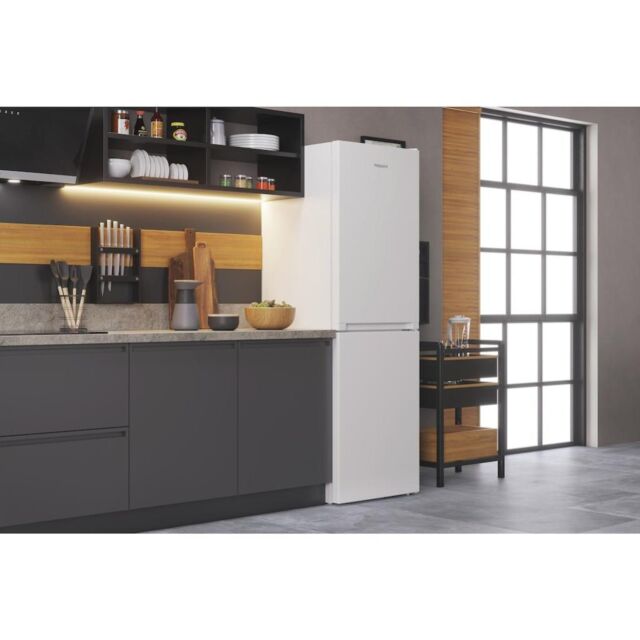 Hotpoint HTFC850TI1W1 Freestanding Fridge Freezer - White