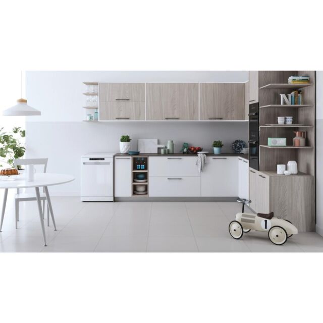 Indesit DFC2B16UK Dishwasher - White