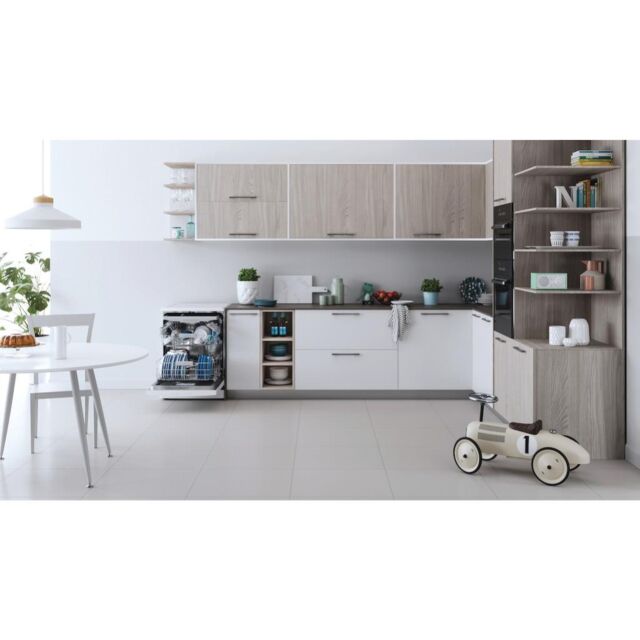 Indesit DFO 3T133F UK Dishwasher - White