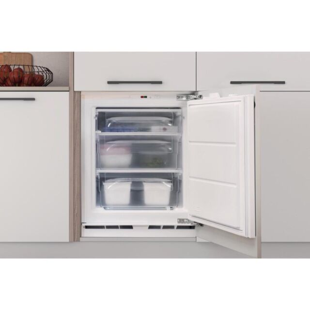 Indesit INBUFZ011 Built-Under Freezer