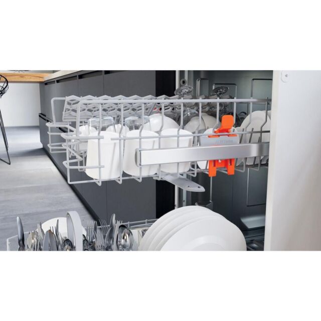 Hotpoint HF9E 1B19 UK Slimline Freestanding Dishwasher