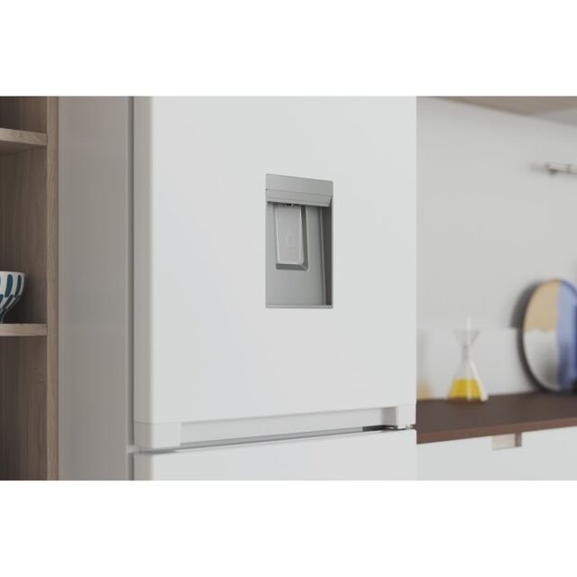 Indesit INFC850TI1WAQUA1 Freestanding Fridge Freezer - White