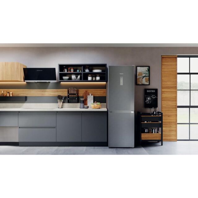 Hotpoint H5X82OSX Freestanding Fridge Freezer