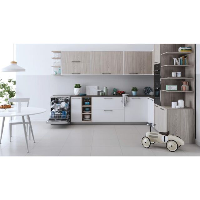 Indesit DFC2B16SUK My Time Dishwasher - Silver