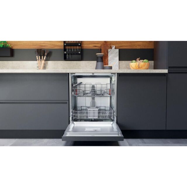 Hotpoint HBC 2B19 X UK N Semi-Integrated Dishwasher