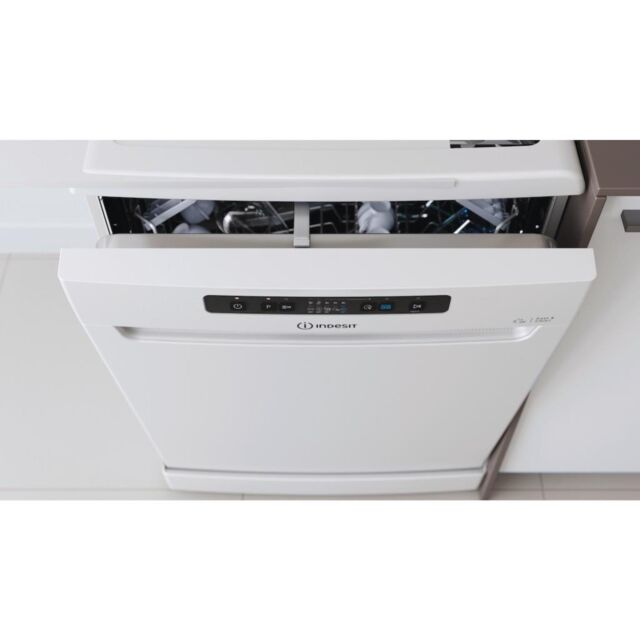 Indesit DFC 2C24 UK Dishwasher - White
