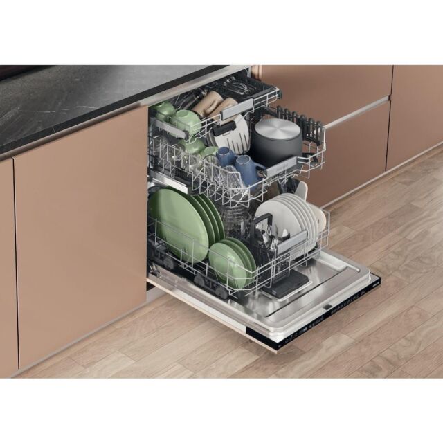 Hotpoint Hydroforce Full Size Built In Dishwasher - 14 Place Setting - C Rated - H8I HP42 L UK