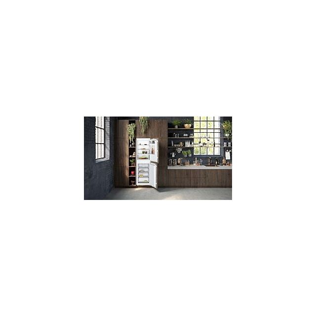 Neff KI7851FE0G, Built-in fridge-freezer with freezer at bottom