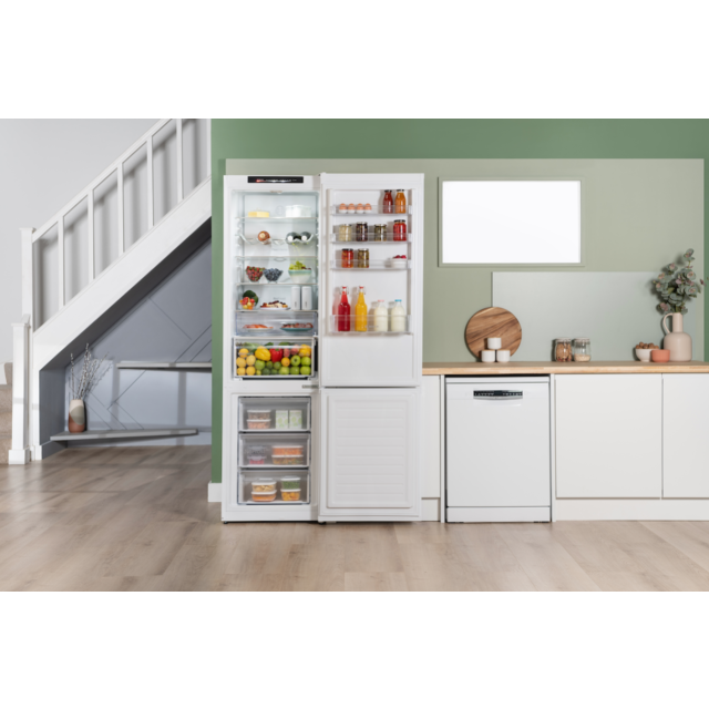 Bosch KGN392WDFG, Free-standing fridge-freezer with freezer at bottom