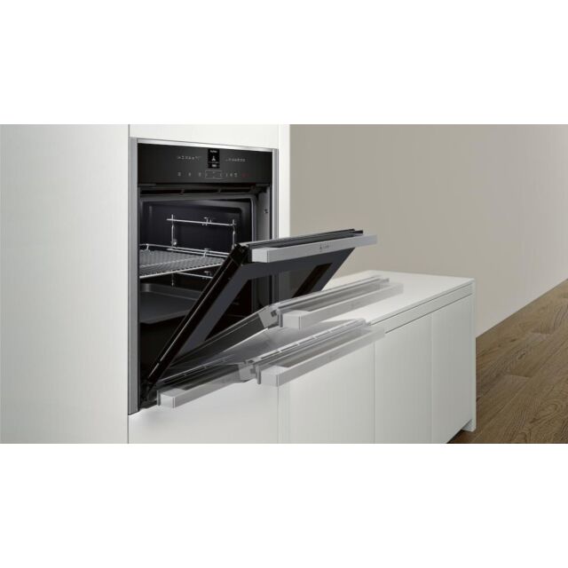 Neff B57VR22N0B, Built-in oven with added steam function