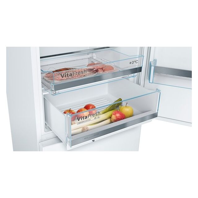 Bosch KGE49AWCAG, Free-standing fridge-freezer with freezer at bottom