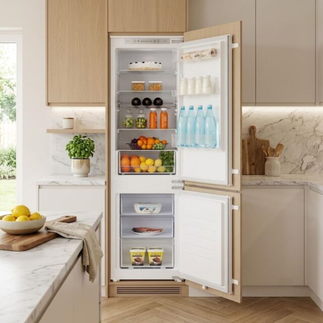 Teknix BITH70FF 70/30 Integrated Fridge Freezer Total No Frost - White