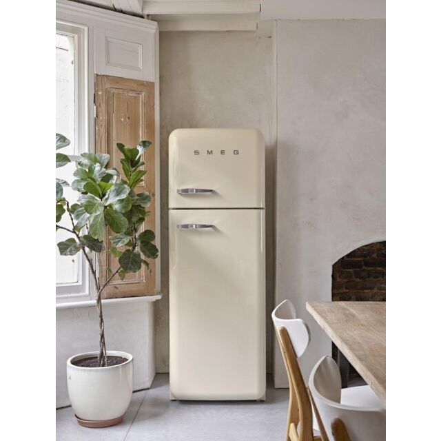 Smeg FAB30RCR5UK 60cm 50s Style Right Hand Hinge Freezer over Fridge, Cream