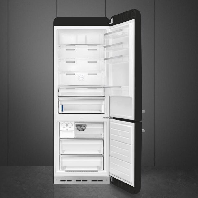 Smeg FAB38RBL5 70cm 50s Style Right Hand Hinge Fridge Freezer, Black