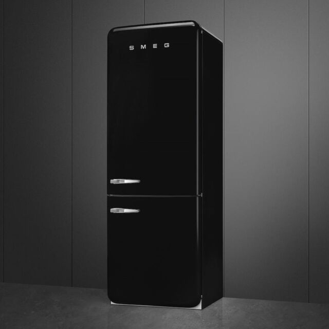Smeg FAB38RBL5 70cm 50s Style Right Hand Hinge Fridge Freezer, Black