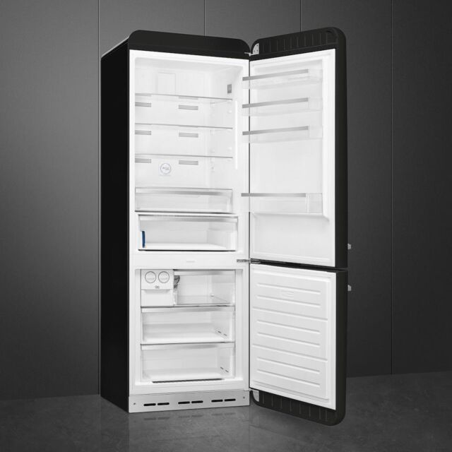 Smeg FAB38RBL5 70cm 50s Style Right Hand Hinge Fridge Freezer, Black