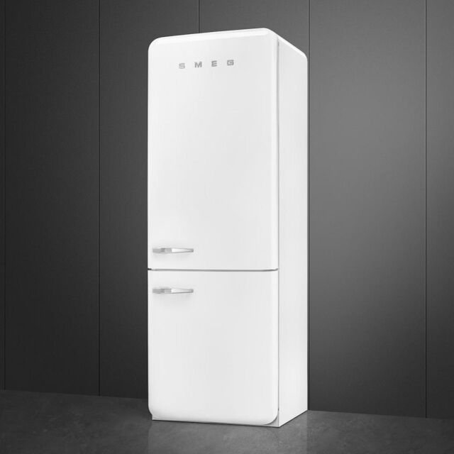 Smeg FAB38RWH5 70cm 50s Style Right Hand Hinge Freezer, White