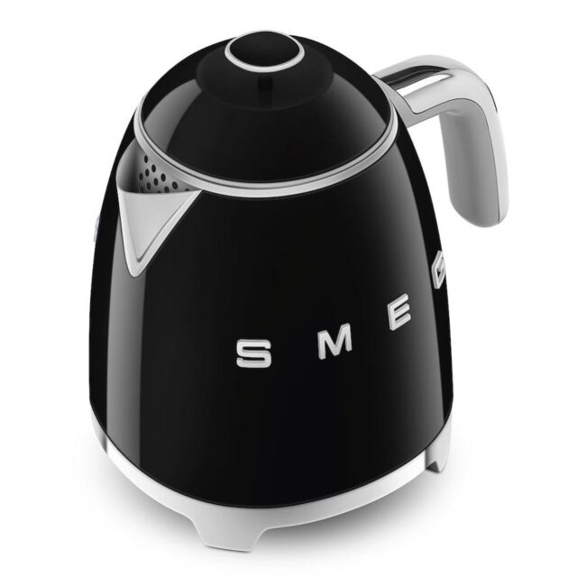 Smeg KLF05BLUK Kettle, Black