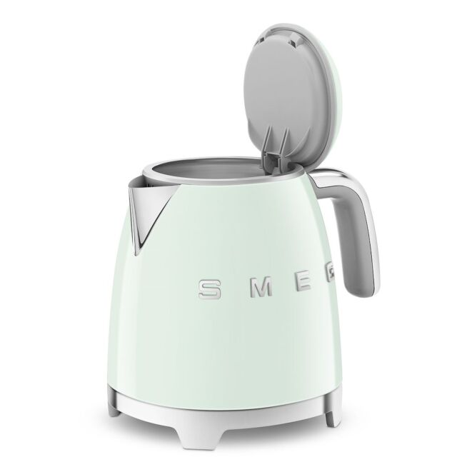 Smeg KLF05PGUK Kettle, Green