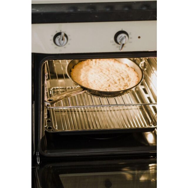 Smeg SF6905P1 60cm Victoria Single Oven in Cream